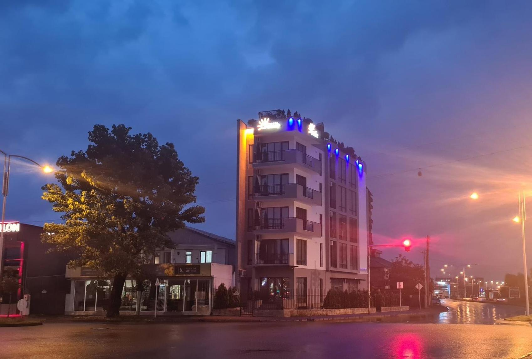 Hotel Sunny Μπατούμι Εξωτερικό φωτογραφία