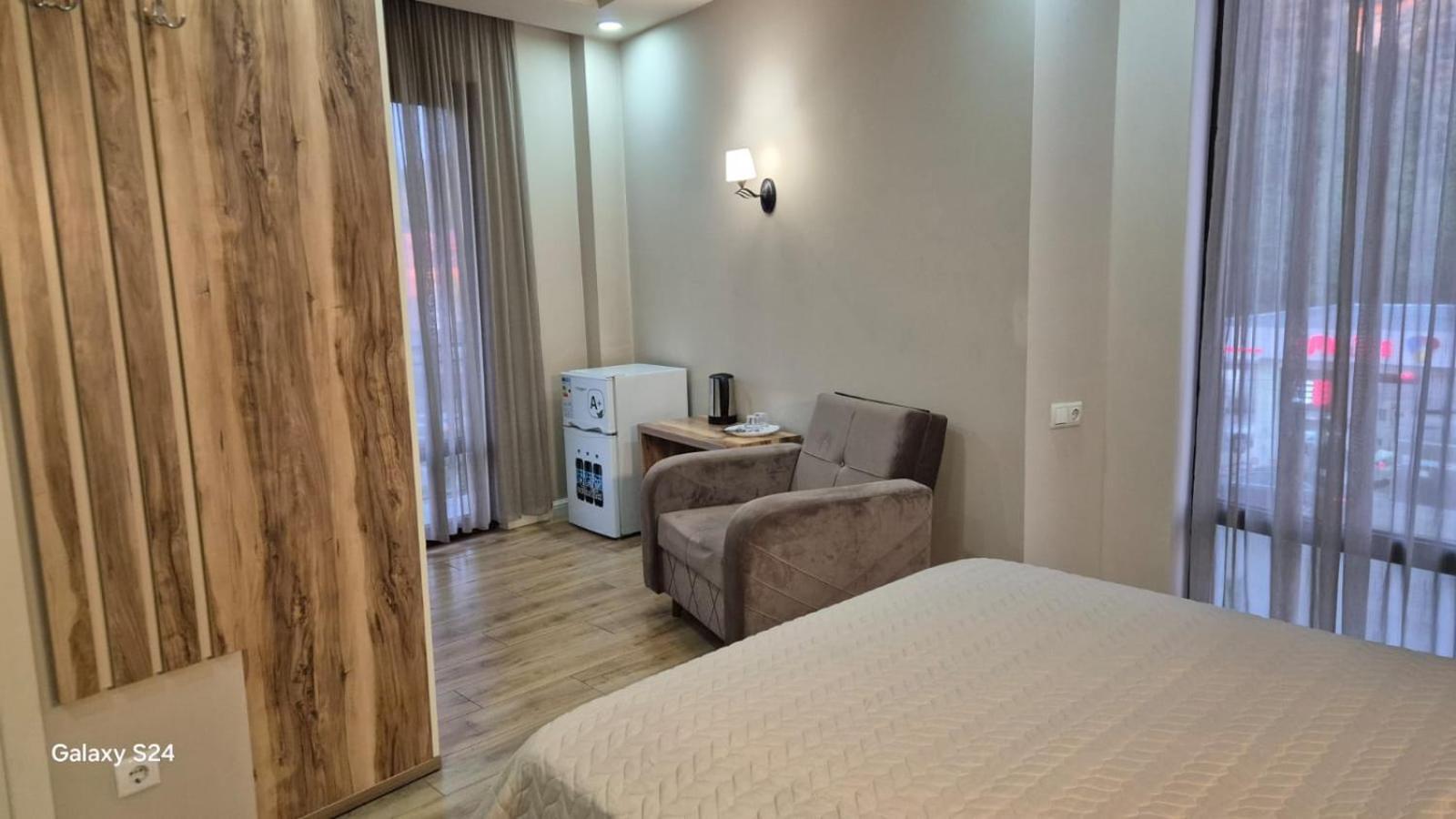 Hotel Sunny Μπατούμι Εξωτερικό φωτογραφία