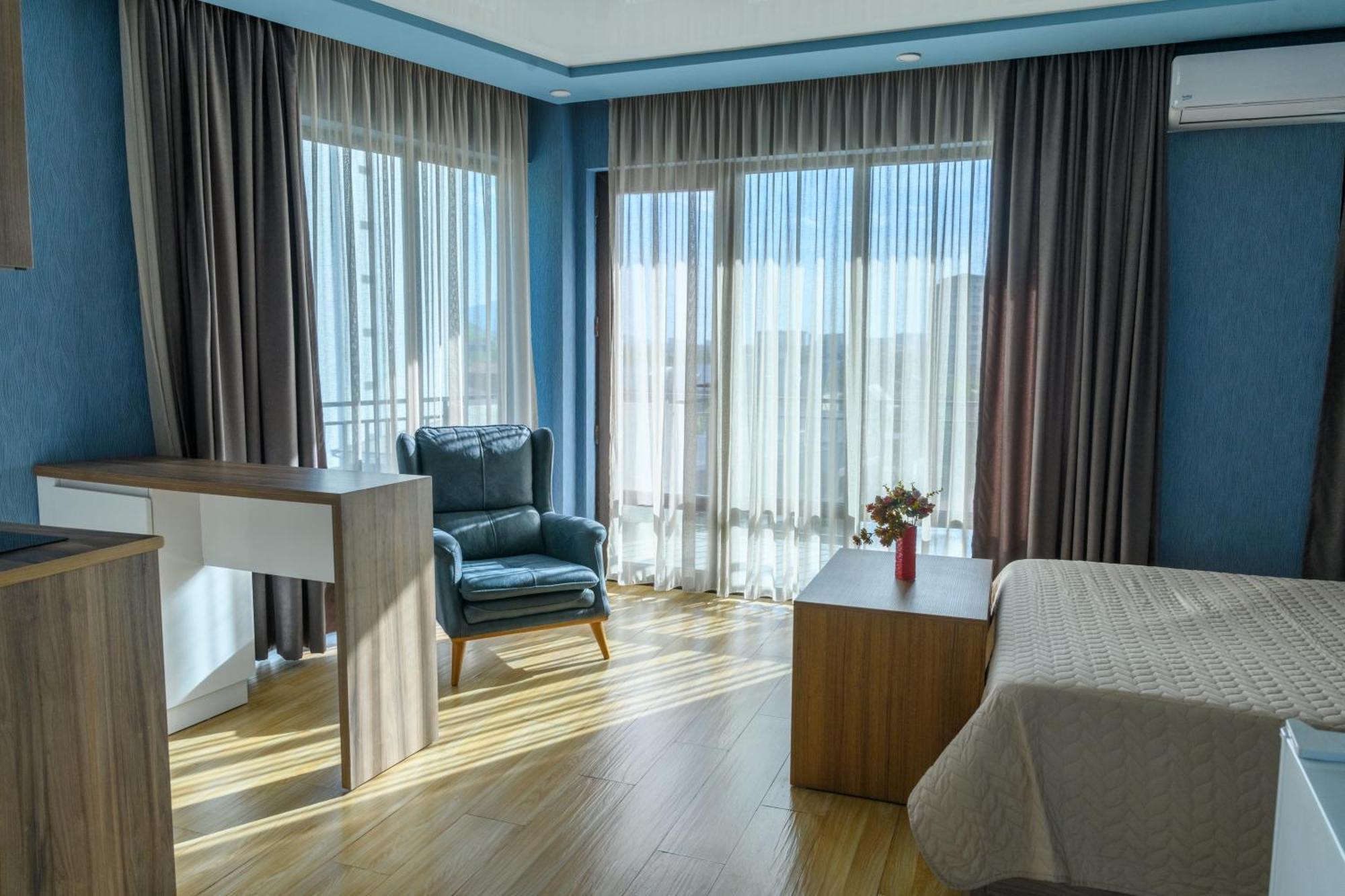 Hotel Sunny Μπατούμι Εξωτερικό φωτογραφία