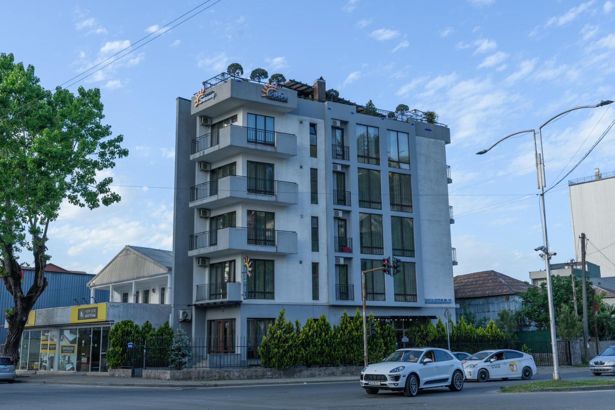 Hotel Sunny Μπατούμι Εξωτερικό φωτογραφία