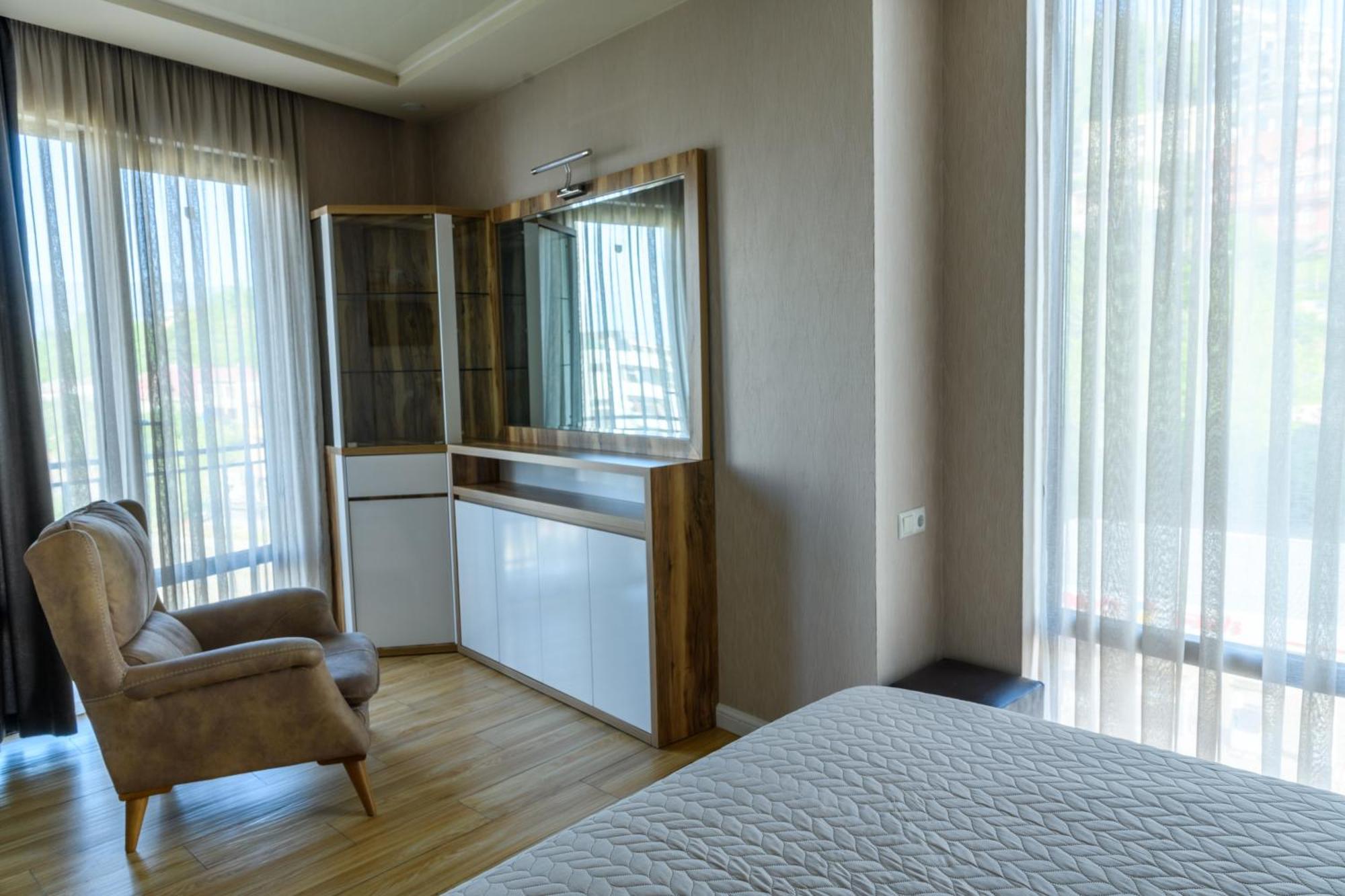 Hotel Sunny Μπατούμι Εξωτερικό φωτογραφία